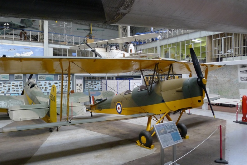 de Havilland DH 82 Tiger Moth_8125634323_o.jpg